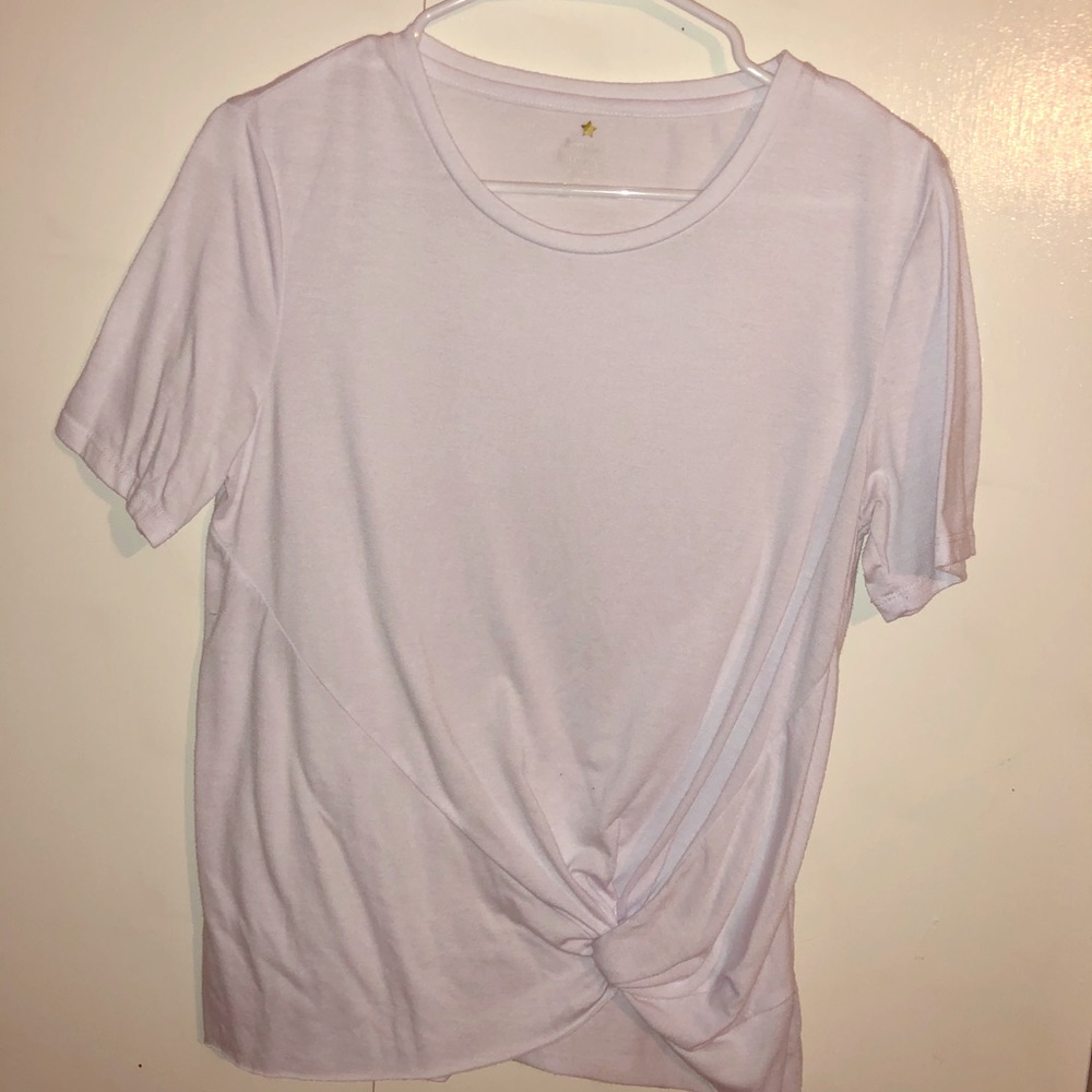 Plain white T shirt with a twist knot